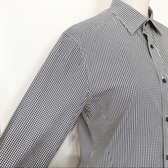 Z ZEGNA BLACK & WHITE HOUNDSTOOTH DROP & FIT BUTTON FRONT BLOUSE - 37 (14) - Picture 4 of 10